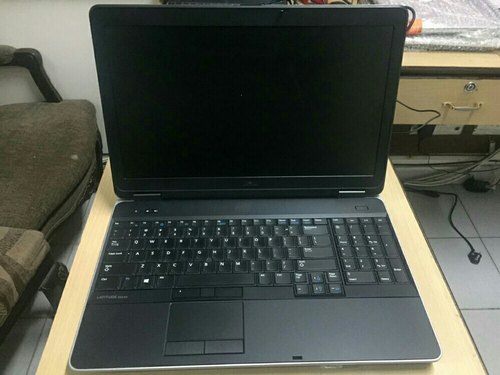 laptop CU DANG DUOC BAN TAI QUAN 2