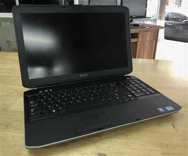 Laptop cũ Dell Latitude E5530 - Intel Core i5 12 Laptop cũ Dell Latitude E5530