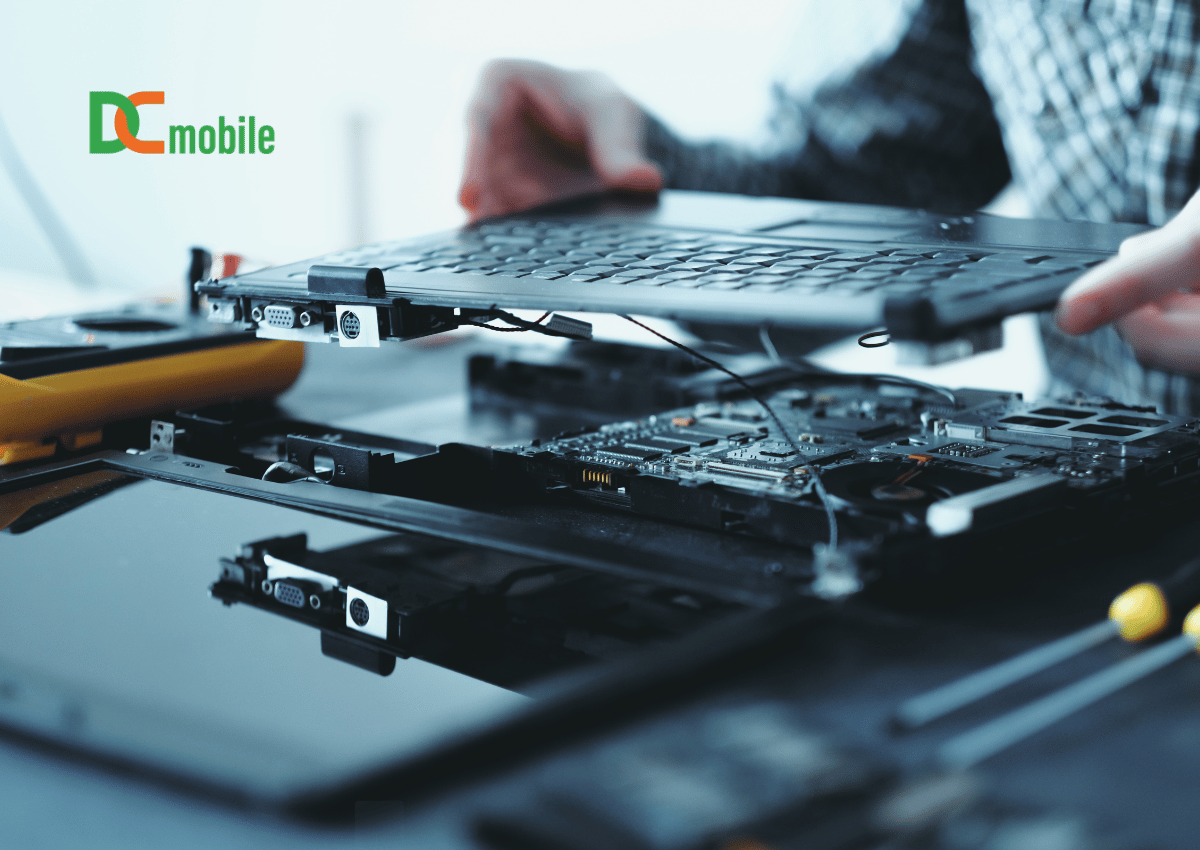 Ảnh DC Mobile luôn kiểm tra bàn phím trước khi thay mới